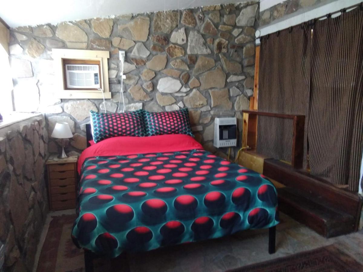 La Loma Del Chivo Llc Stone Cottage Alternative Building Маратон Екстер'єр фото