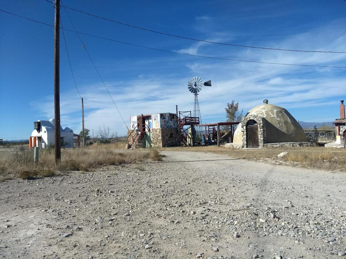 La Loma Del Chivo Llc Stone Cottage Alternative Building Маратон Екстер'єр фото