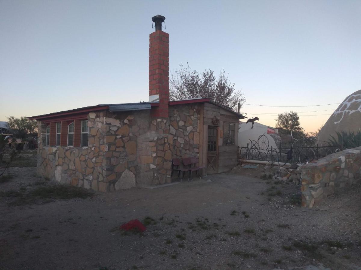 La Loma Del Chivo Llc Stone Cottage Alternative Building Маратон Екстер'єр фото